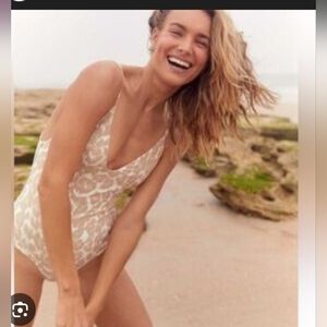 Aerie Cream Cheetah One-Piece Swimsuit Size Small Like New